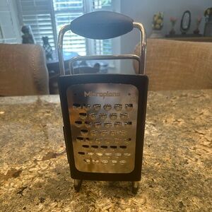 Microplane Stainless Steel Box Cheese Grater